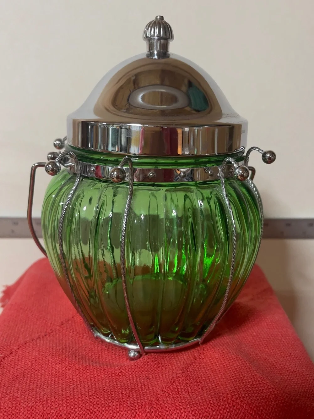 Vtg. Emerald Green Glass Musical Biscuit/ Candy Jar Plays music W/Lid 1950’s
